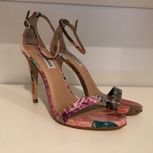 Steve Madden floral hi heel NEVER WORN